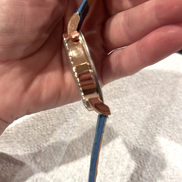 Women’s Big Round Face Watch With Rhinestone Butterfly Set Inside - Picture 5 of 10